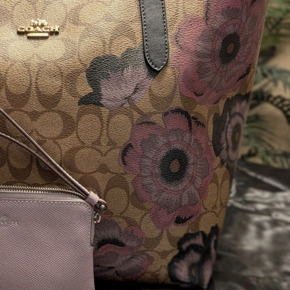 COACH City Tote in Signature Canvas with KAFFE FASSETT Print - NWT! - Picture 6 of 9